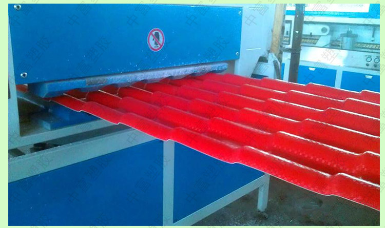 合成樹脂瓦生產車間展示